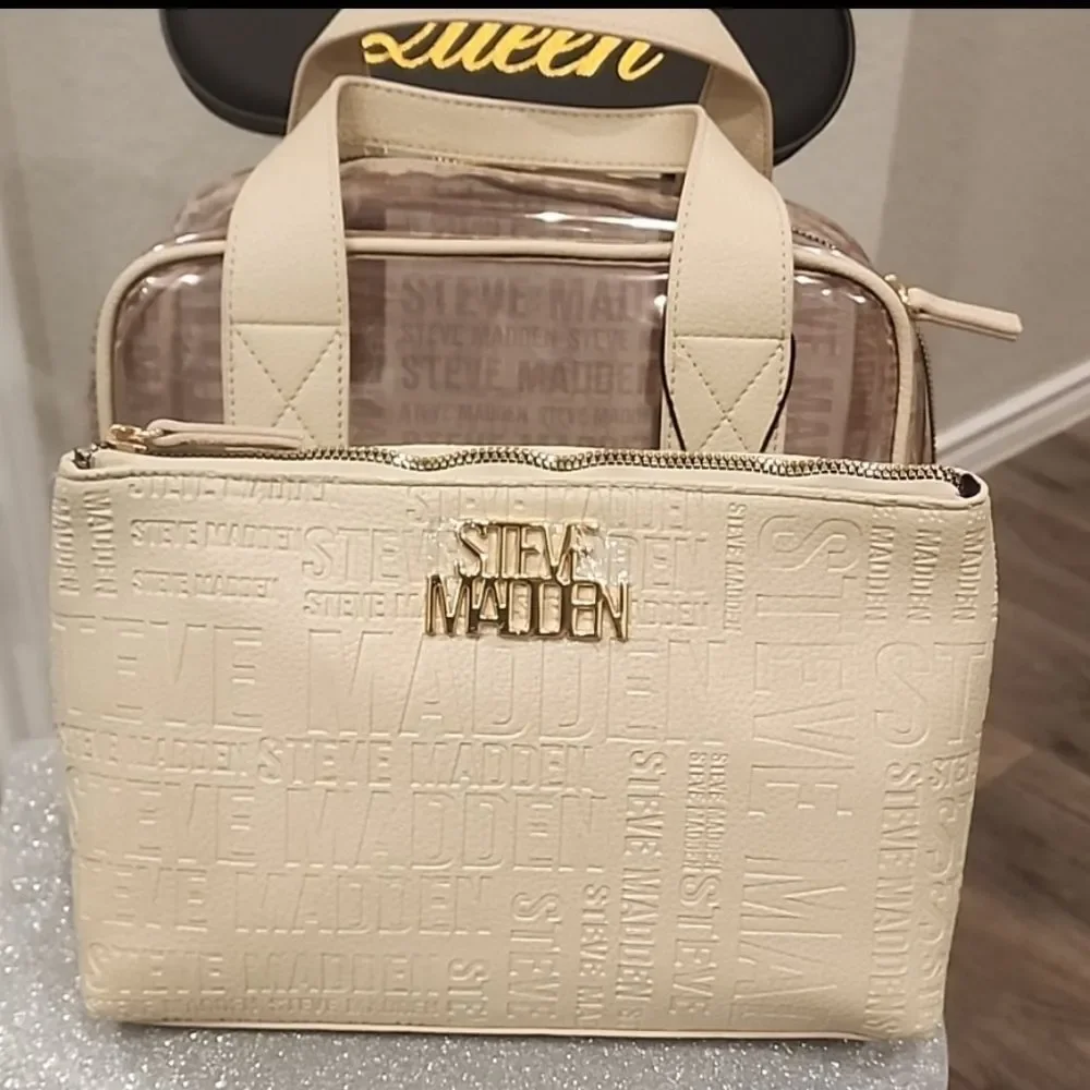 Steve Madden Logo Oatmilk Cosmetic Case‎